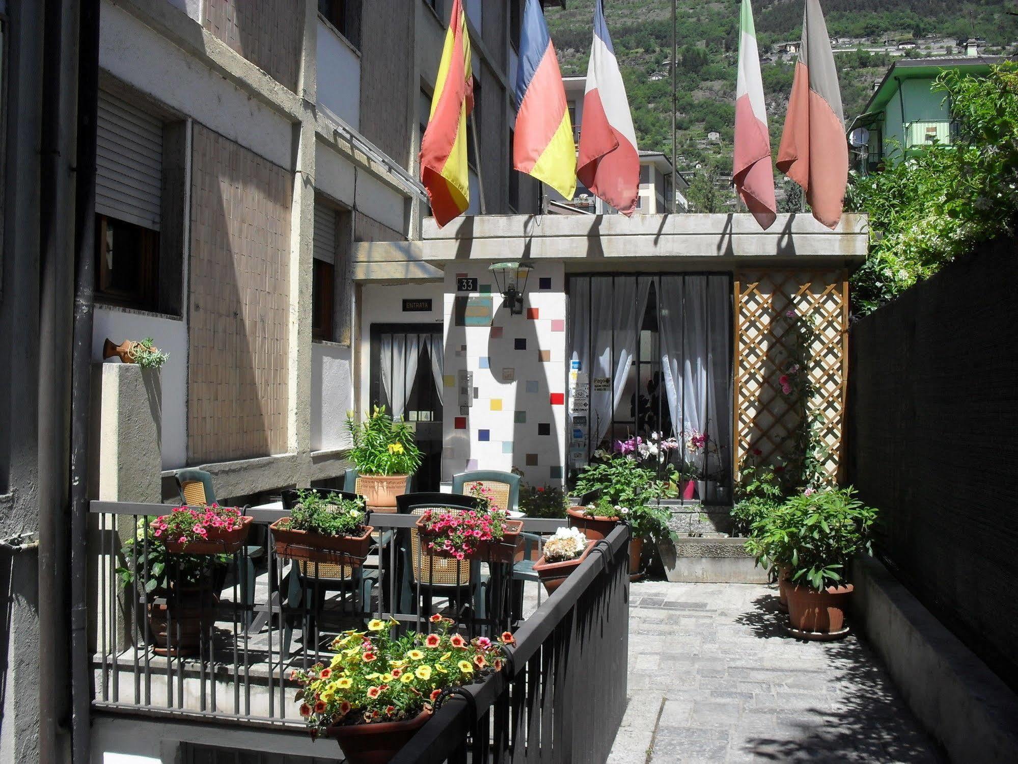 Al Caminetto Hotel Аоста Екстериор снимка